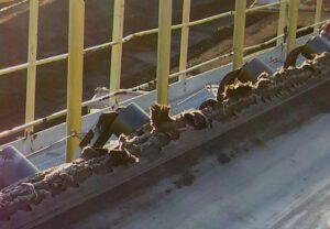 Figure 3: Contact with the support structure can cause serious belt damage.